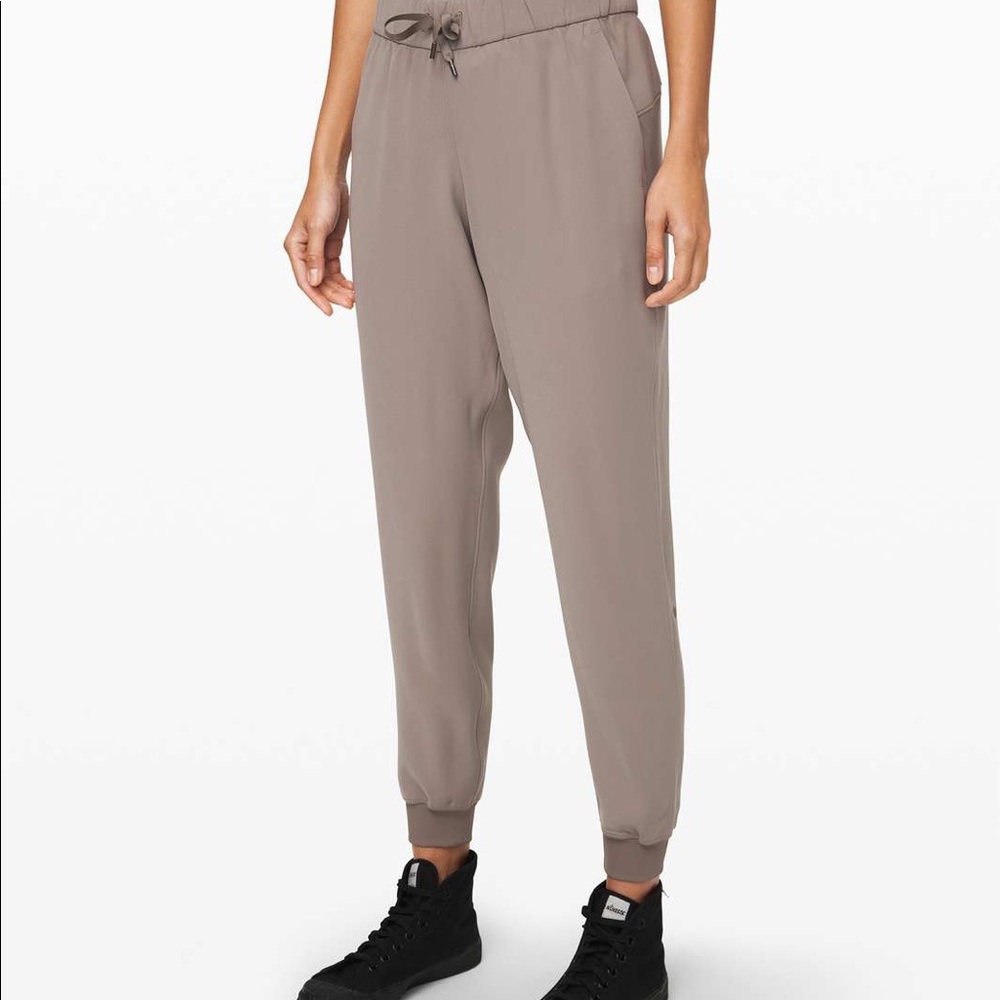 Lululemon On the Fly Joggers